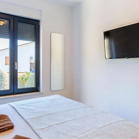 Lejlighed Ferienwohnung Fur 8 Personen Ca 120 Qm In Medulin, Istrien Sudkuste Von Istrien *