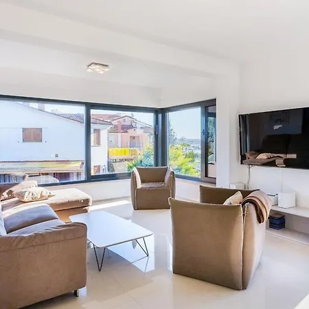 Ferienwohnung Fur 8 Personen Ca 120 Qm In Medulin, Istrien Sudkuste Von Istrien * Medulin